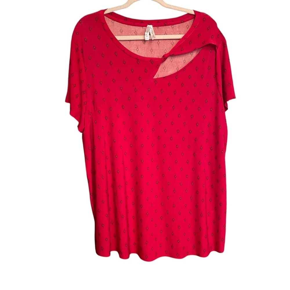 2 Dye 4 Patterned Red Top with Cut Design-Size 2X
